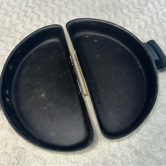 Vintage Mirro French Puffy Omlet Maker With Recipes - Picture 6 of 6